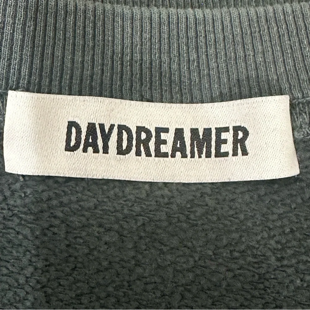 Daydreamer Guitar Shop Cropped Sweatshirt Gray Graphic - Picture 6 of 8